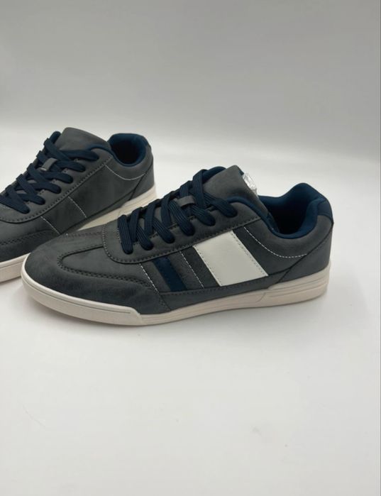 Męskie buty sportowe – rozmiar 40