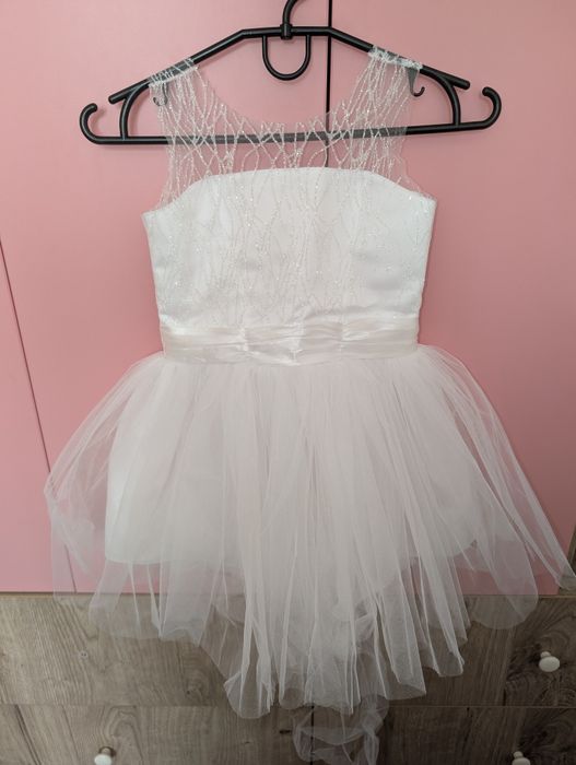 Сукня на свято на дівчинку