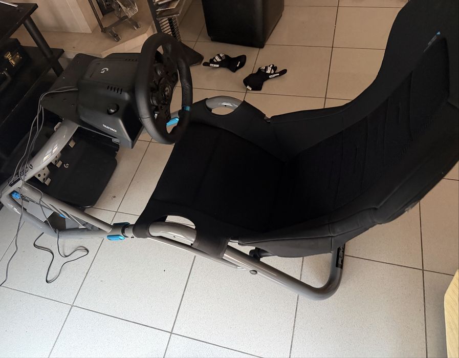 Cadeira logitech  com suporte  (300 a cadeira) + (300 pack volante)