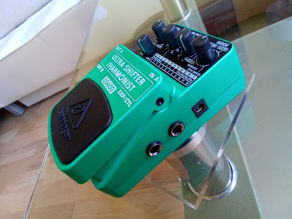 Behringer US600 ultra shifter harmonist