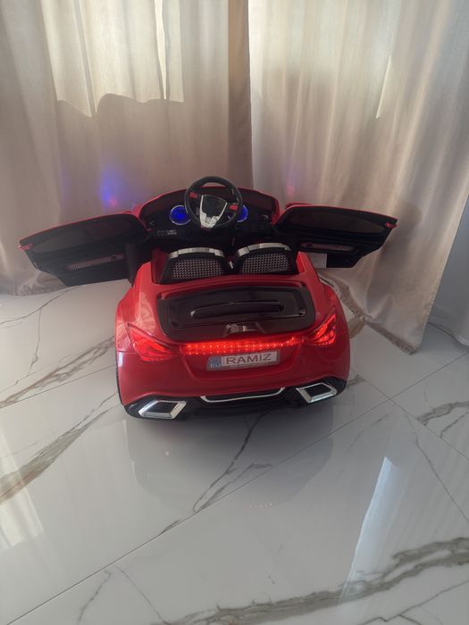 Duże auto na akumulator dla dziecka z pilotem
