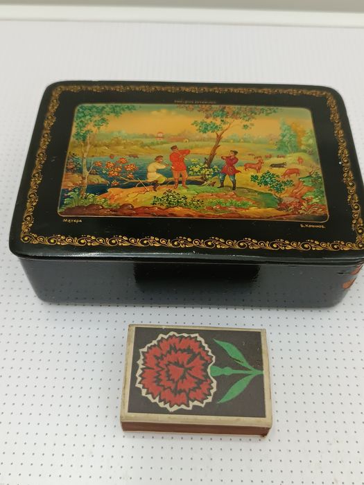 Шкатулка раритетная с росписью /скринька лакова з картиною