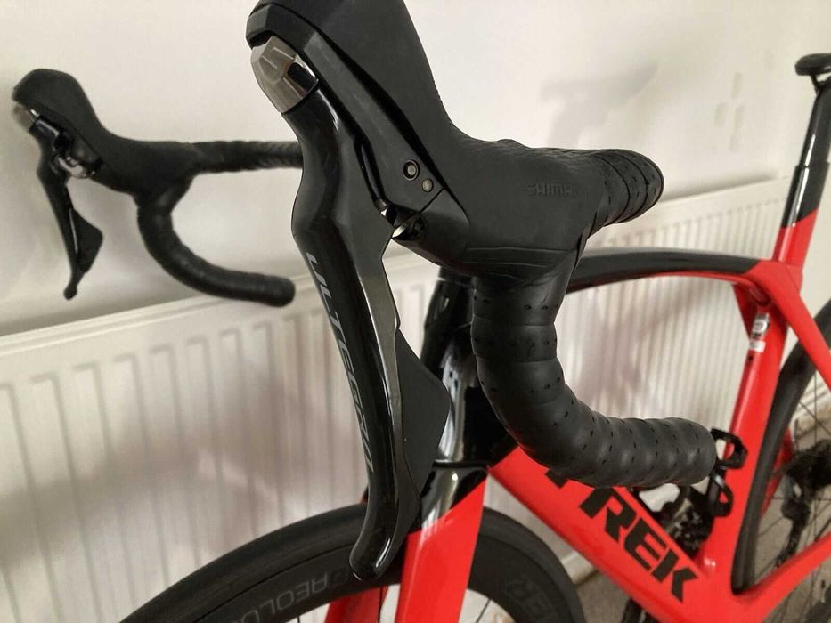 Trek Madone SL 6 Disc 2021 Vermelho Radioativo/Preto