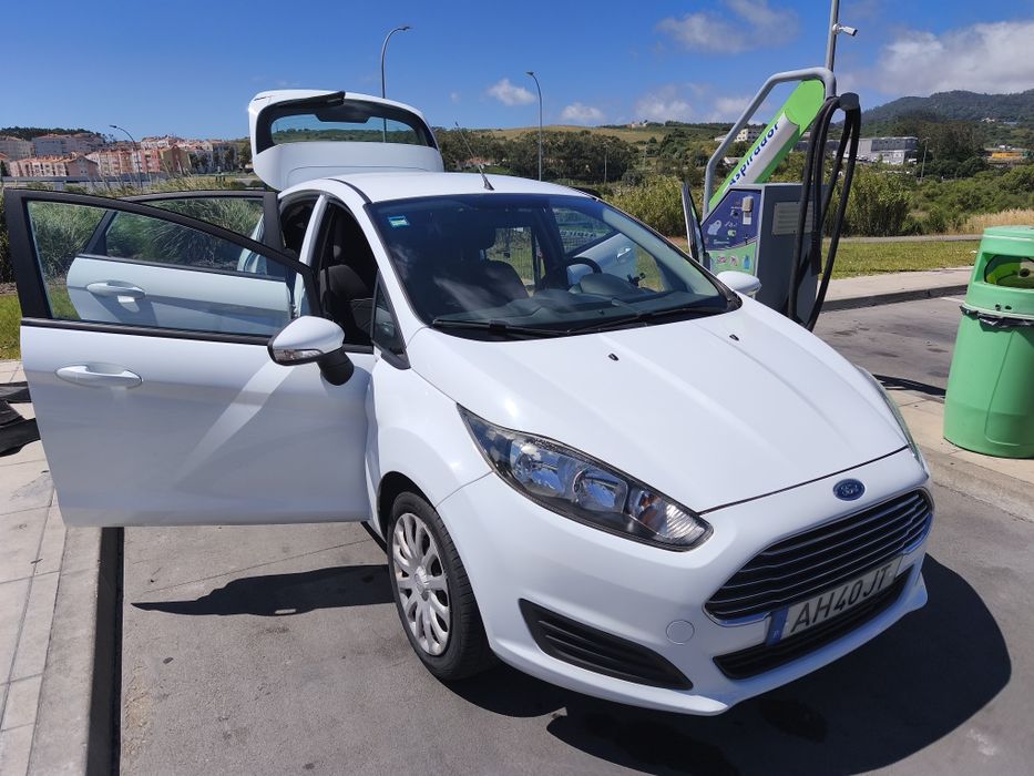 Ford Fiesta 1.5 TDCi Trend 2016 • Distribuição Mudada • 2 Chaves