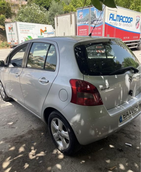 Toyota  yaris ano 2006 foto 3