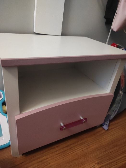 Szafa, komoda i stolik nocny