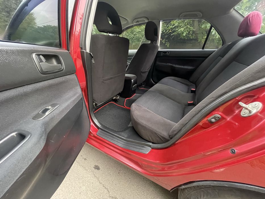 Mitsubishi Lancer 1.6 Газ