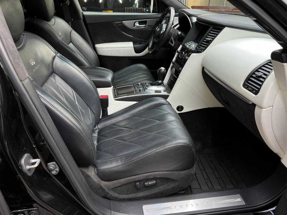Infiniti QX70 2013