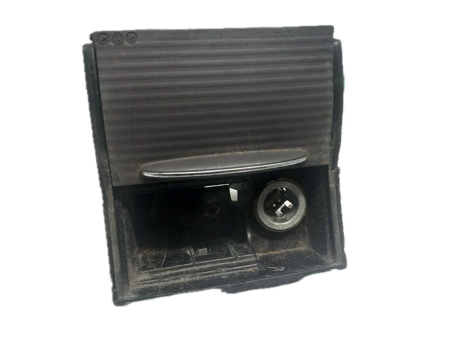 Cinzeiro MERCEDES-BENZ Vaneo (414)