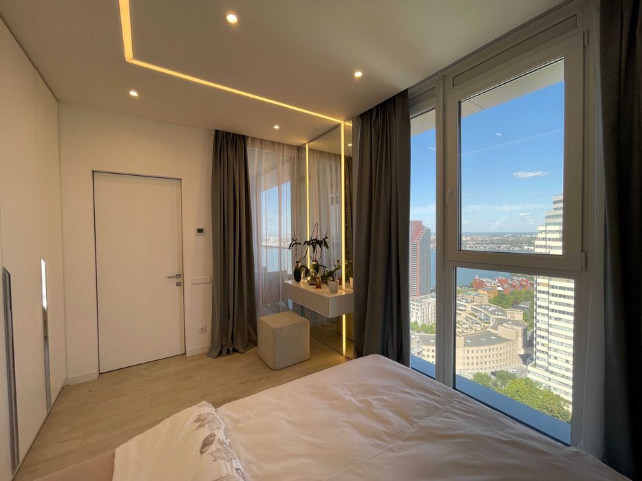 Продам видовую 3-х комн. квартиру ЖК "Новодворянский" парк Шевченко