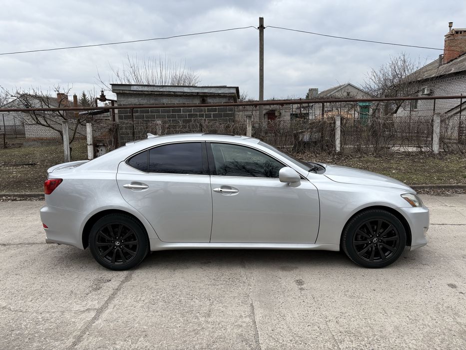 Шикарный Lexus IS 250