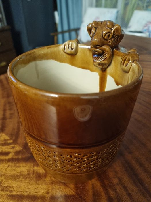 Vintage ceramiczny dzbanek kufel na piwo z diabłem uchwyt