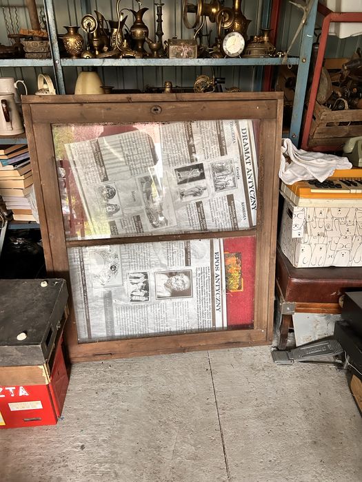 Stara duża gablota drewniana z szybą podwójna