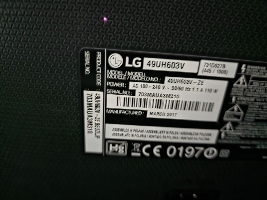 Tv lg49uh603v com tela partida