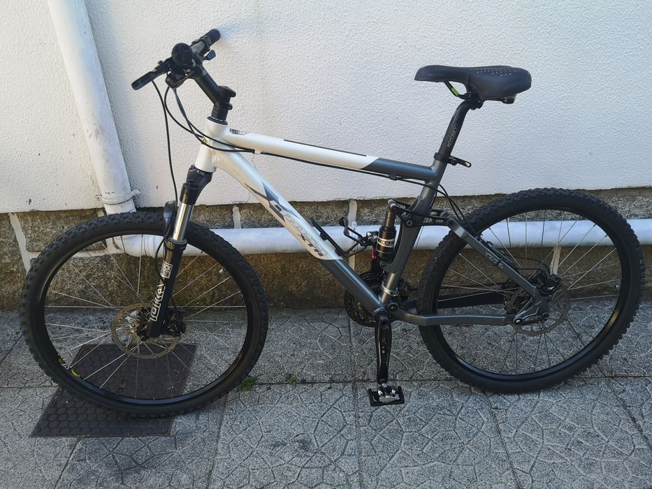 Bicicleta Btt impecável