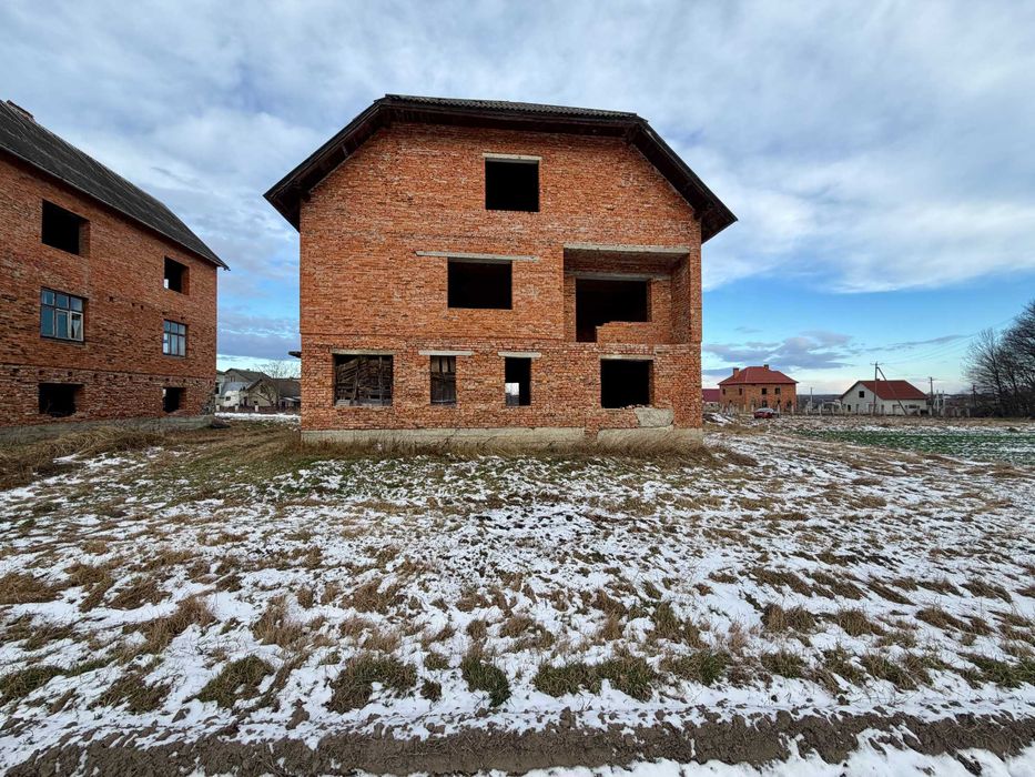 Продаж будинку з земельною ділянкою – с. Дашава (неподалік м. Стрия)