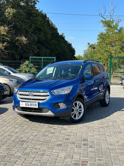 Продам  Ford Escape 2017 рік можлива розстрочка,кредит,обмін!