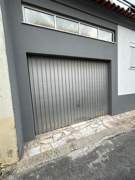 Garagem / Armazem / Escritorio em Alfornelos