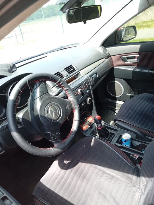 Mazda 3 машина огонь
