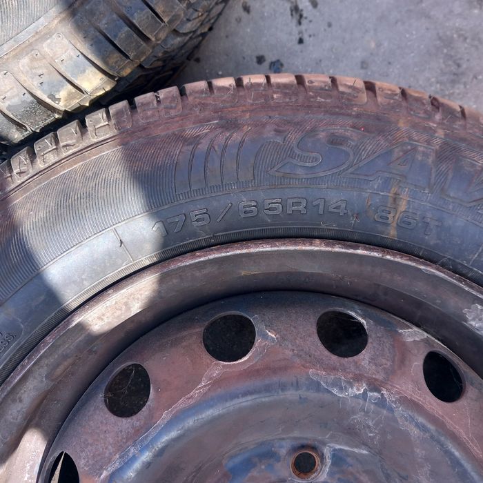 Jantes e tampoes pneus bons peugeot 206 pneus  175 65 r14