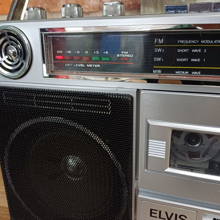 Radiomagnetofon z czasów 70-90