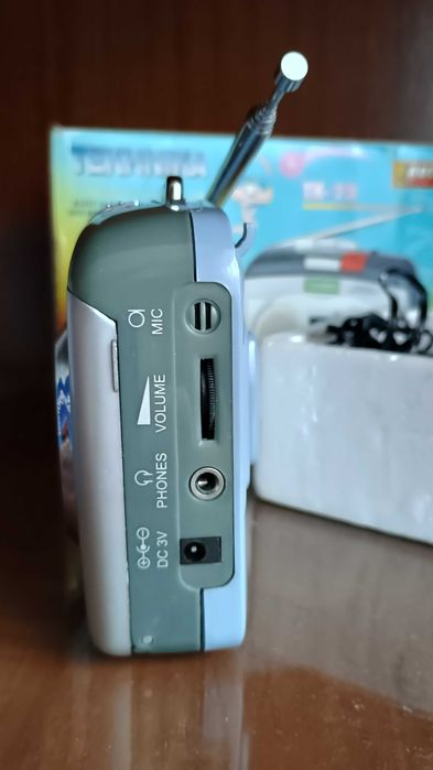 радіоприймач з плеєром та диктофоном TEKHNIKA T-37