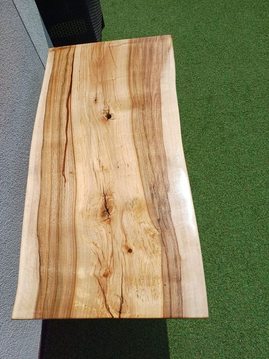 Stolik kawowy z orzecha