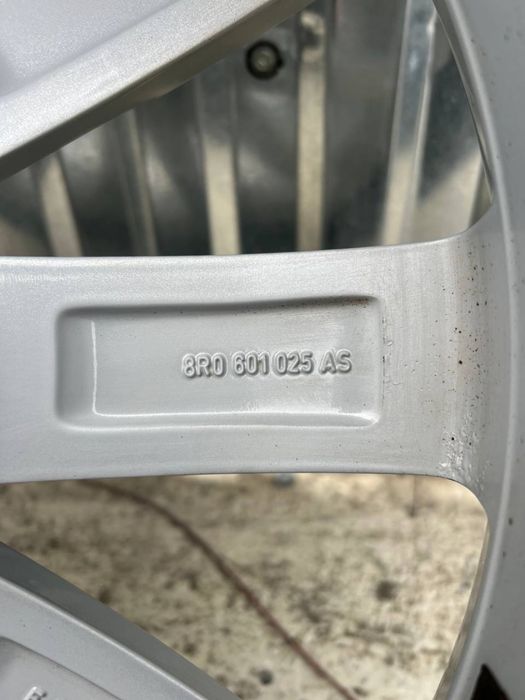 Диски Audi 8R19 5x112 DIA66.6 ET39 8R0601025AS