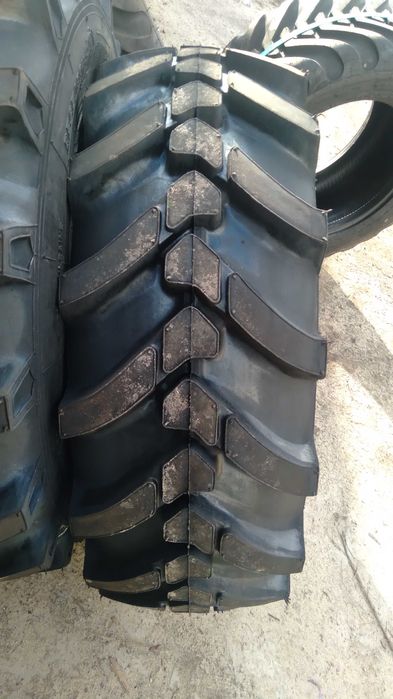 Шини 13.6-20 для МТЗ-892, передні тракторні