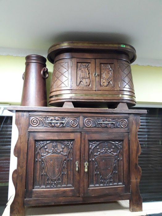 СТАРОВИННІ  МЕБЛІ З ЄВРОПИ, шкіряні дивани, велосипеди