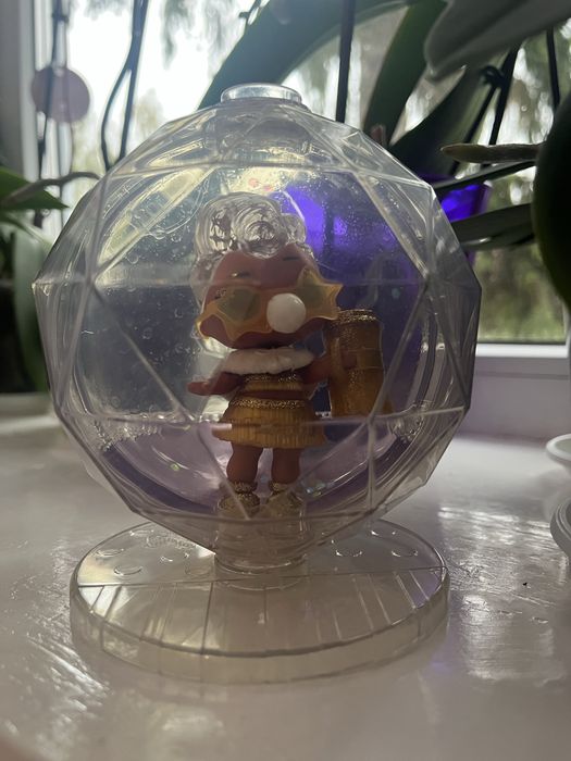 Лялька L.O.L  Surprise Winter Disco Glitter Globe та тваринка