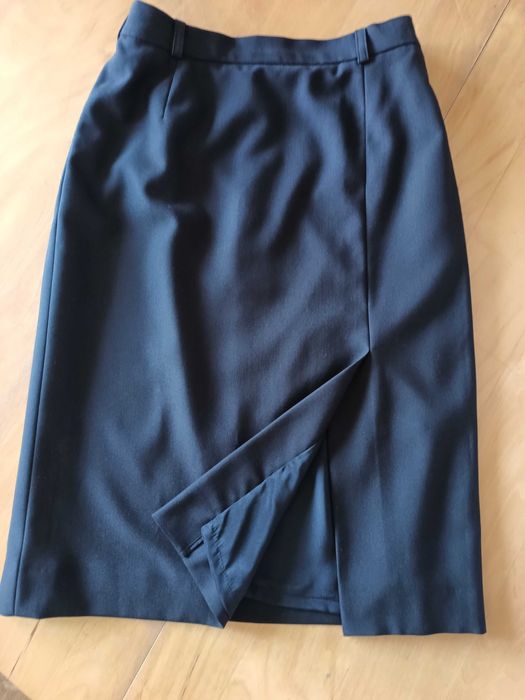Spódnica czarna, prosta "ołówkowa" na podszewce