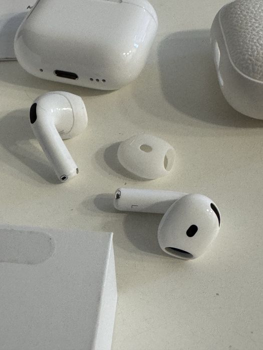 Apple AirPods 4 ANC Open Box