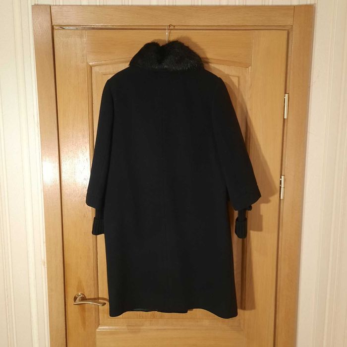 Пальто демисезонное Bessini, рукав 3/4, мех воротник- бобёр. Размер 38