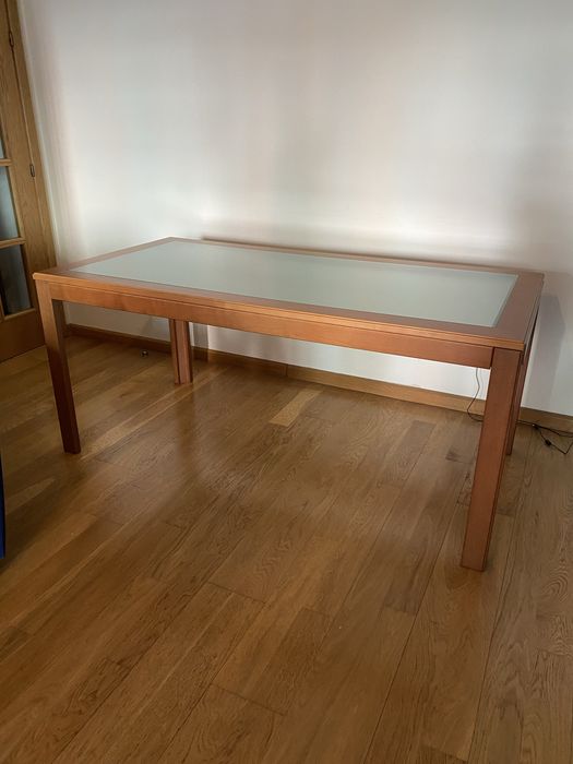 Mesa cerejeira e 6 cadeias