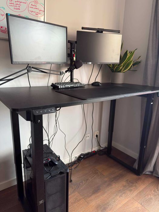 Biurko gamingowe Ultradesk UPLIFT 160 cm Czarne
