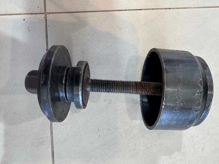 Ferramenta para substituição do rolamento da roda traseira Mercedes Benz