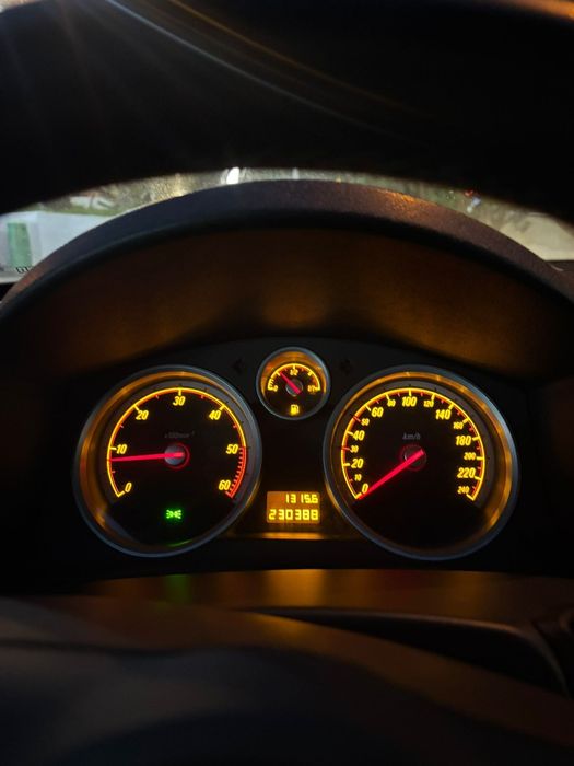 Opel Astra comercial 2009