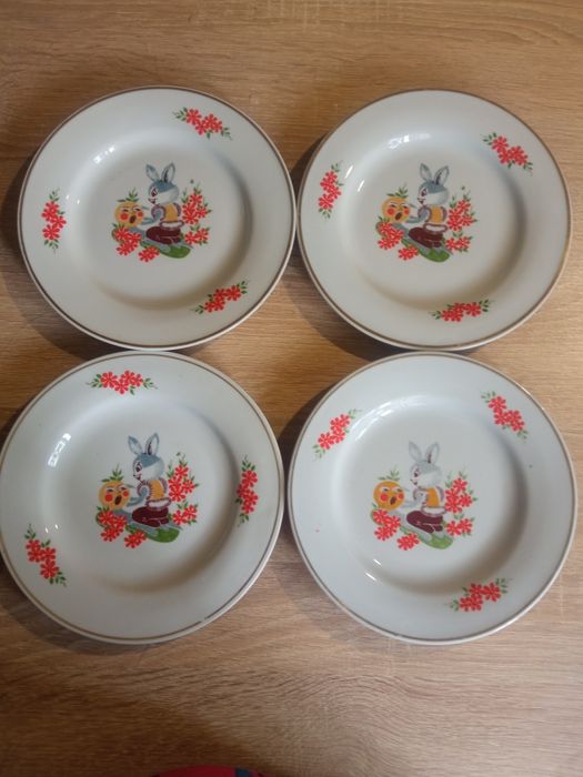 Продам дитячий посуд