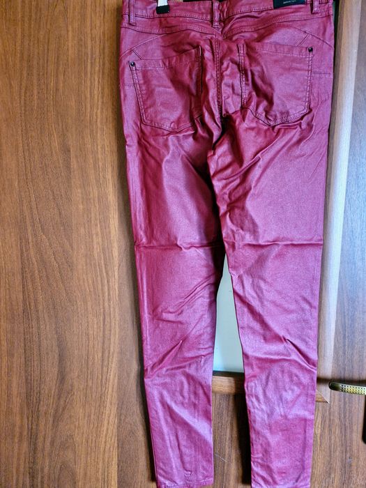 Spodnie bordowe Orsay 40