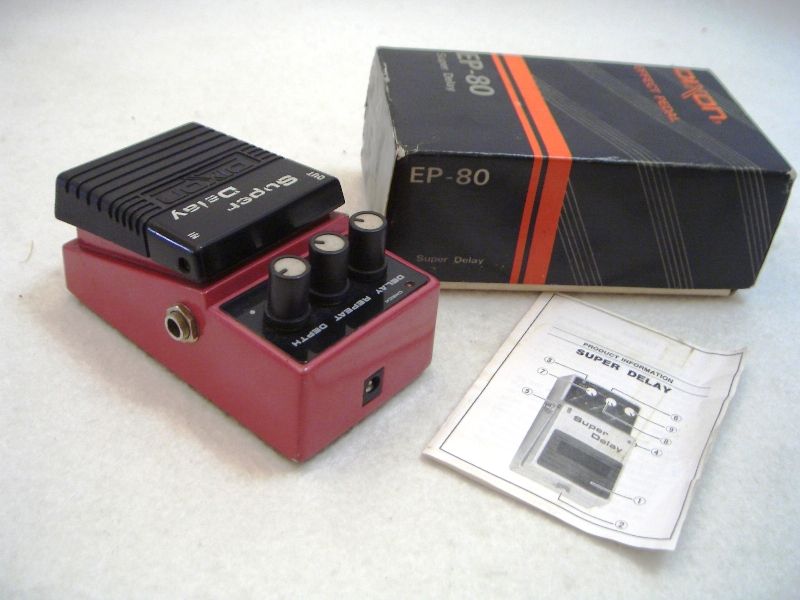 Delay analógico vintage para guitarra ou baixo. Antigo em estado novo