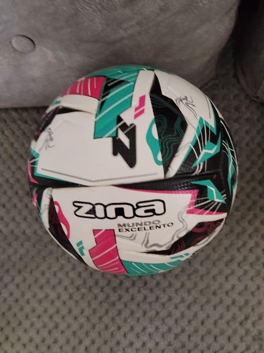 Piłki meczowe polecam Zina mundo i adidas