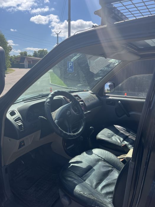 Nissan Terano 2.7