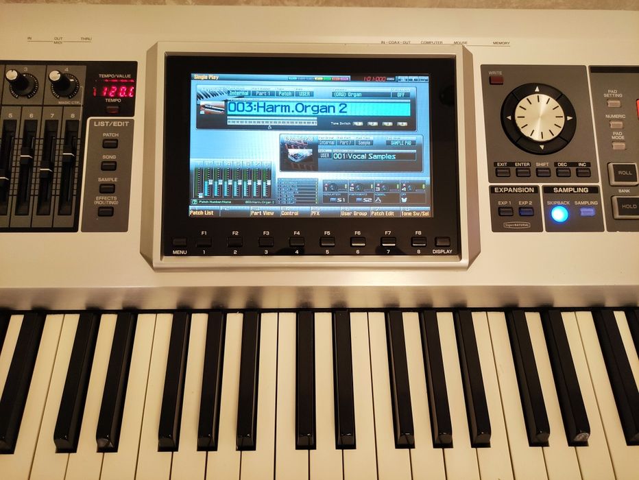 Roland Fantom G8