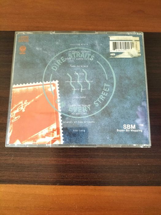 CD da banda Dire Straits - on every street, em ótimo estado