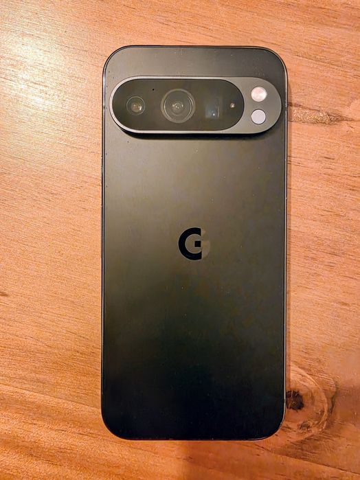 Google Pixel 9 Pro 256GB como novo - com garantia, fatura de compra, caixa original e duas capas