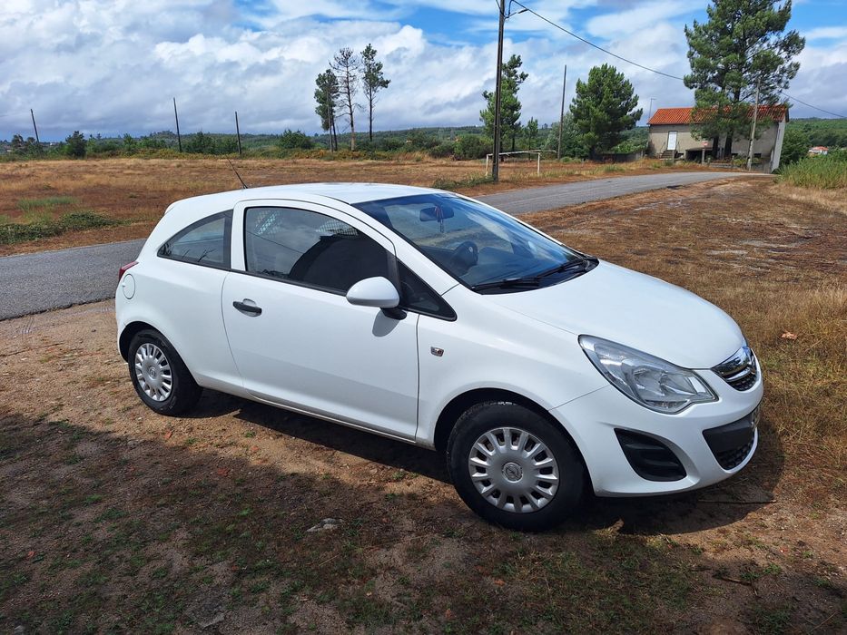 Opel Corsa Comercial 2012 - Muito Bom Estado