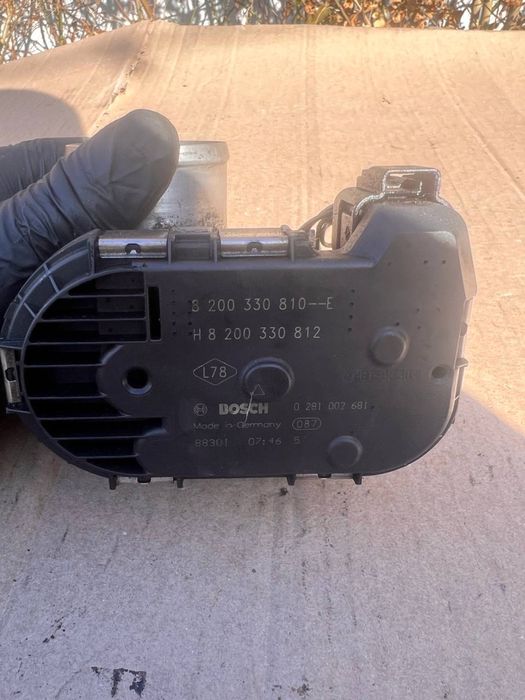 Дросельна заслінка Renault / Nissan / Opel 2.0 dCi 8200330812