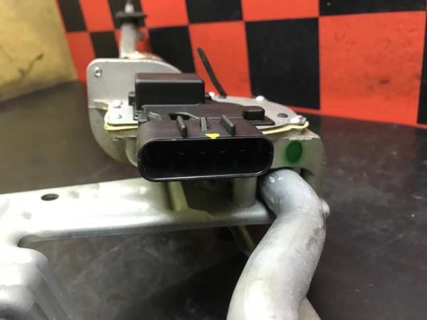 Haste / braço de escova limpa vidros frente direita PEUGEOT Boxer