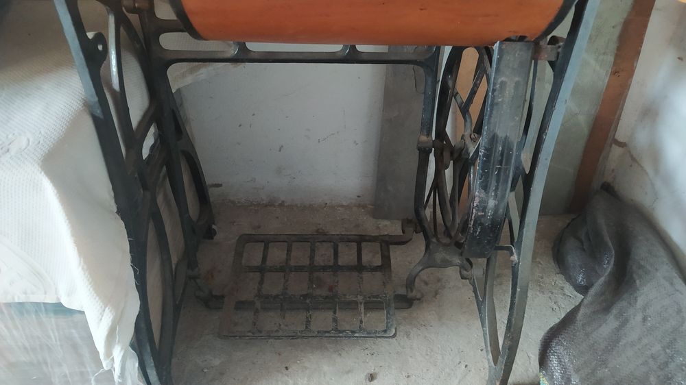 Швейна машинка "Чайка"